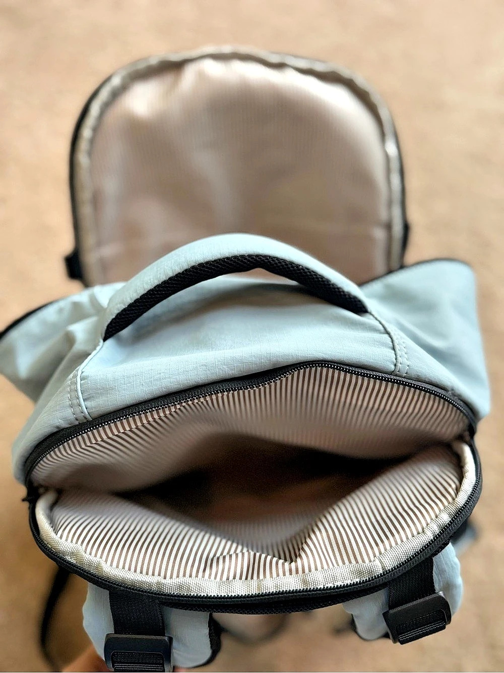 LOVEVOOK Laptop Travel Backpack in Blue and Black- Like New Condition - Picture 9 of 10
